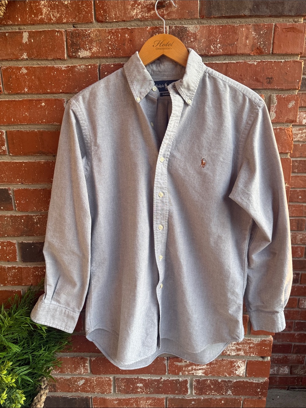 Ralph Lauren Men's Classic Gray Button-Down Shirt with Iconic Horse Logo